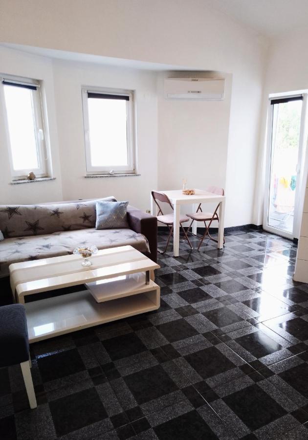 Abelia Sea View Apartment Póla Kültér fotó