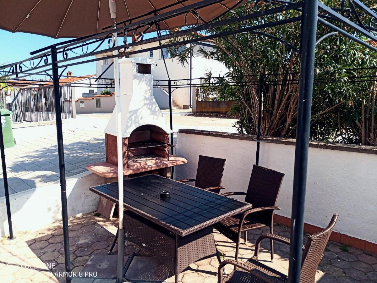 Abelia Sea View Apartment Póla Kültér fotó